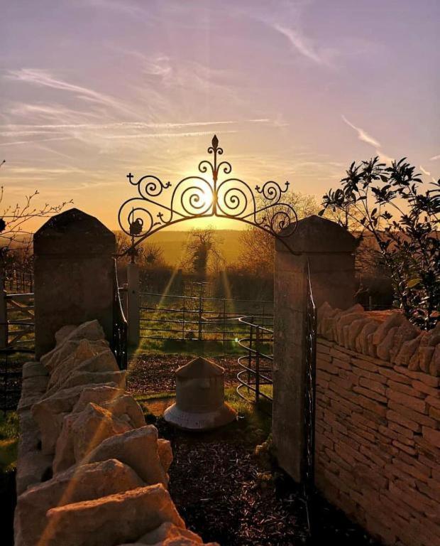 The Rudloe Near Bath - Marco Pierre White Hotel Коршам Екстериор снимка