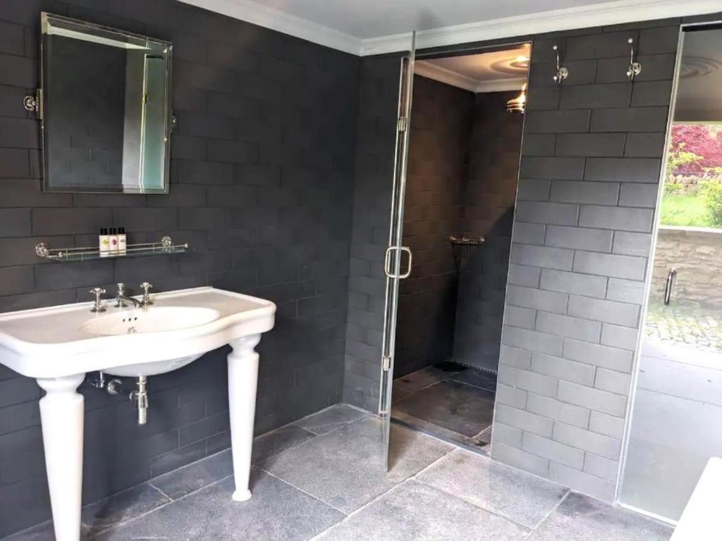 The Rudloe Near Bath - Marco Pierre White Hotel Коршам Екстериор снимка