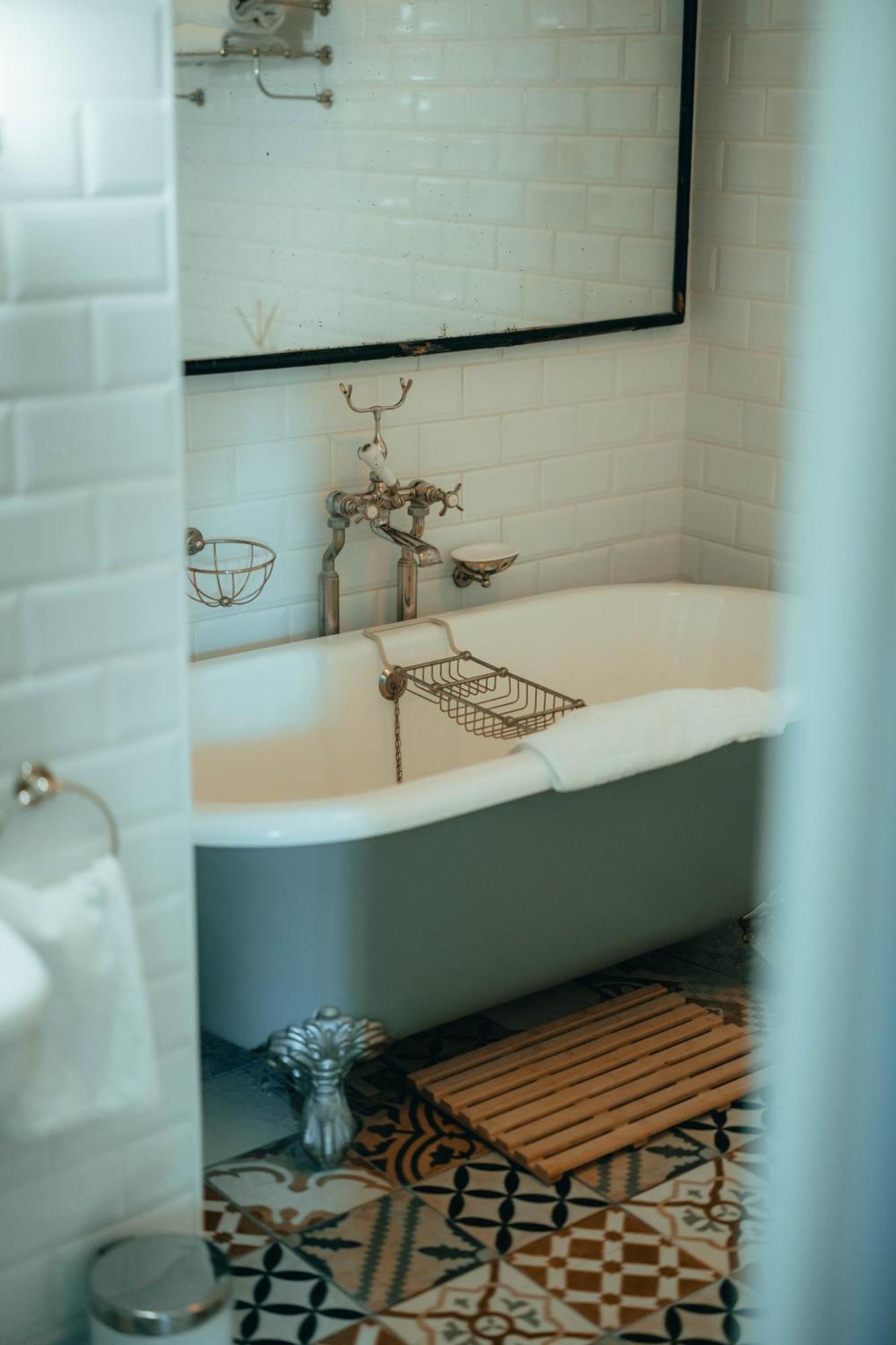 The Rudloe Near Bath - Marco Pierre White Hotel Коршам Екстериор снимка