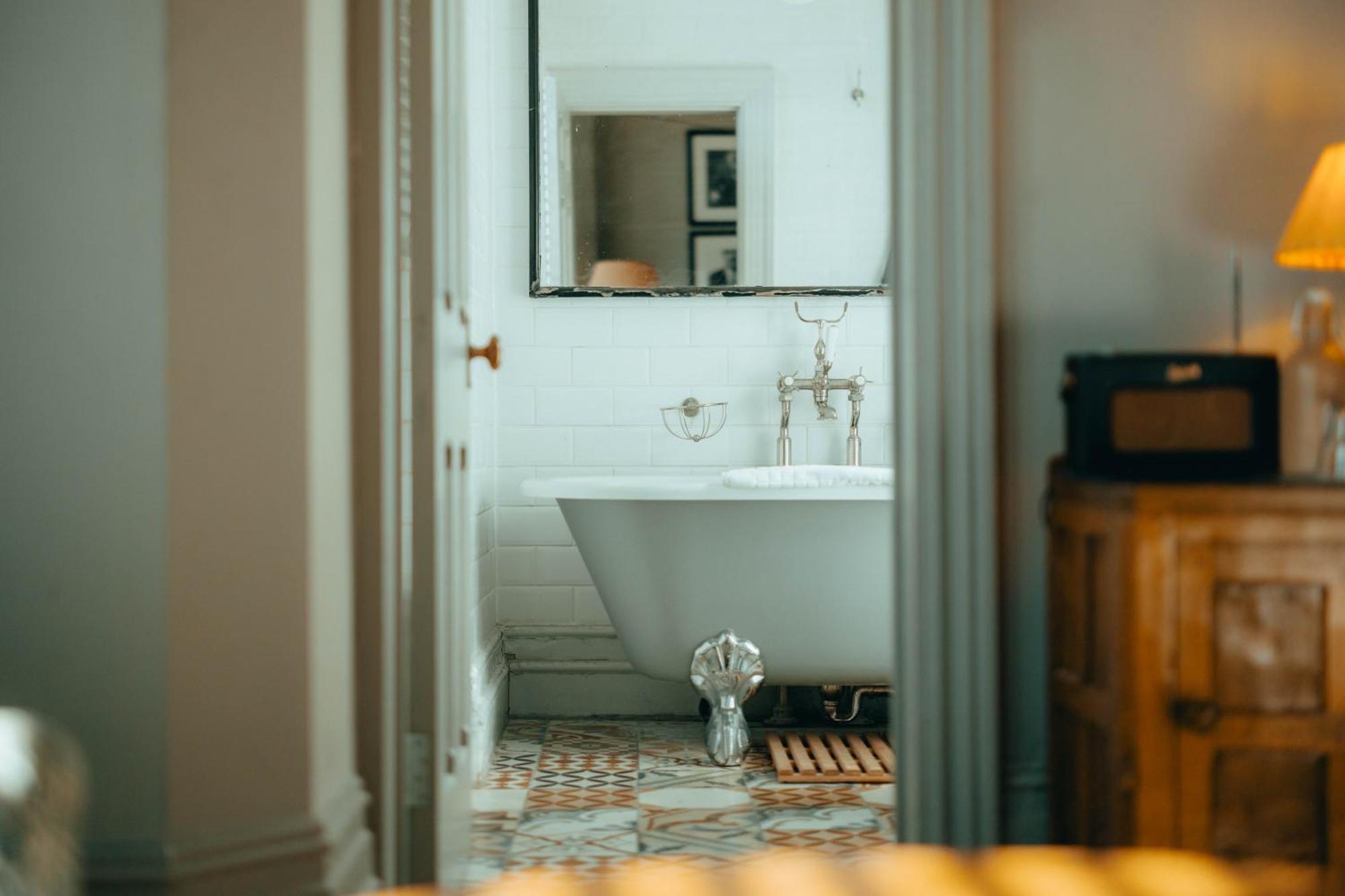 The Rudloe Near Bath - Marco Pierre White Hotel Коршам Екстериор снимка