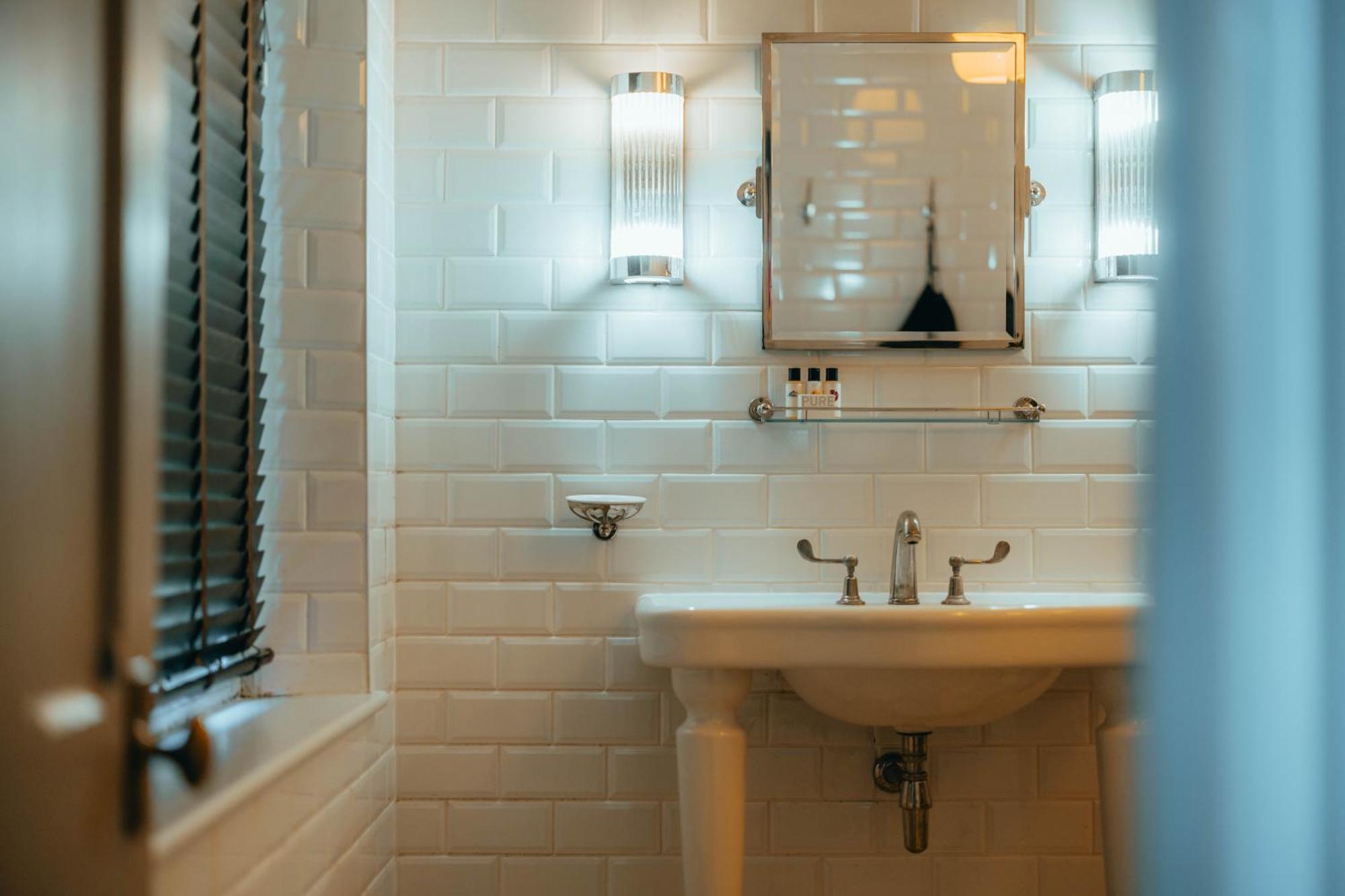 The Rudloe Near Bath - Marco Pierre White Hotel Коршам Екстериор снимка
